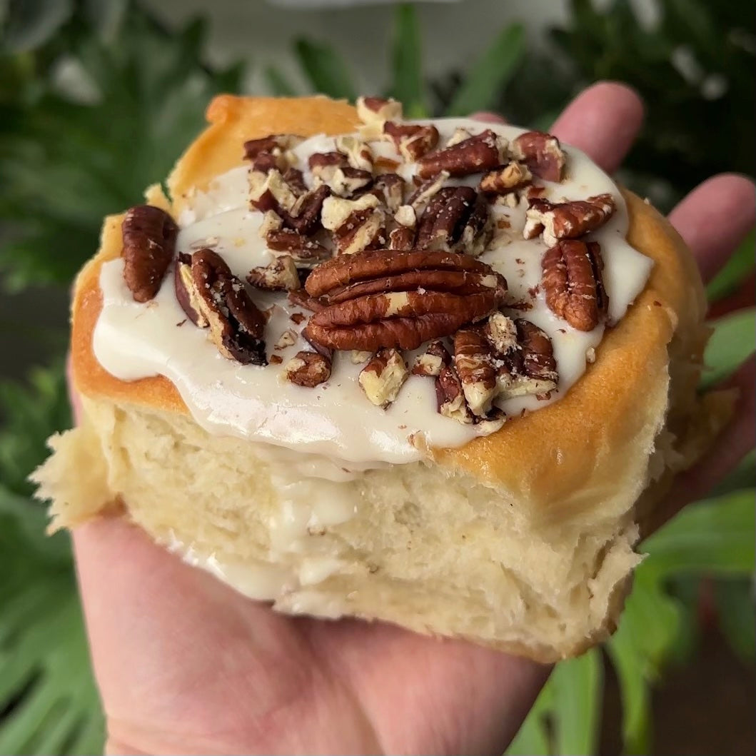 Pear & Mozzarella Bun